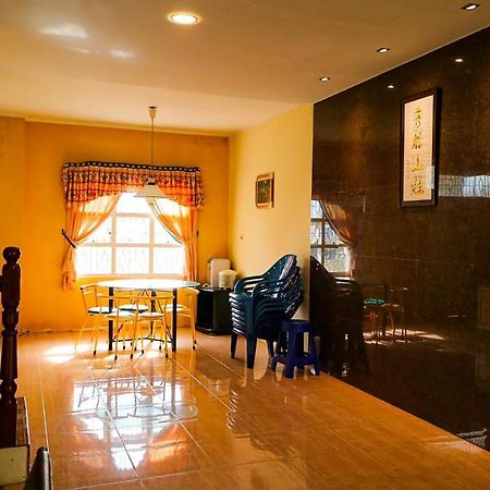 Villa Bukit Indah Brastagi / เบอราสตากี ภายนอก รูปภาพ