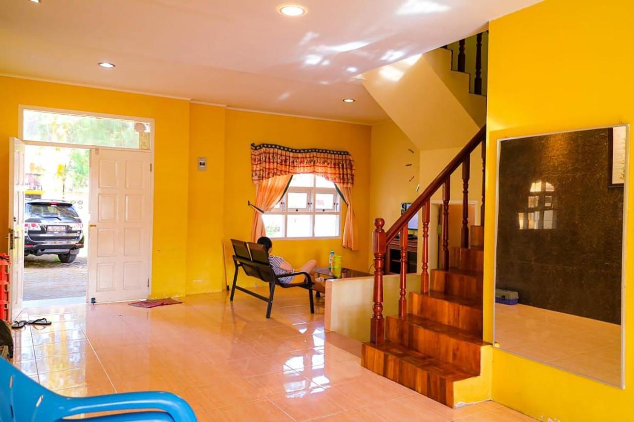Villa Bukit Indah Brastagi / เบอราสตากี ภายนอก รูปภาพ
